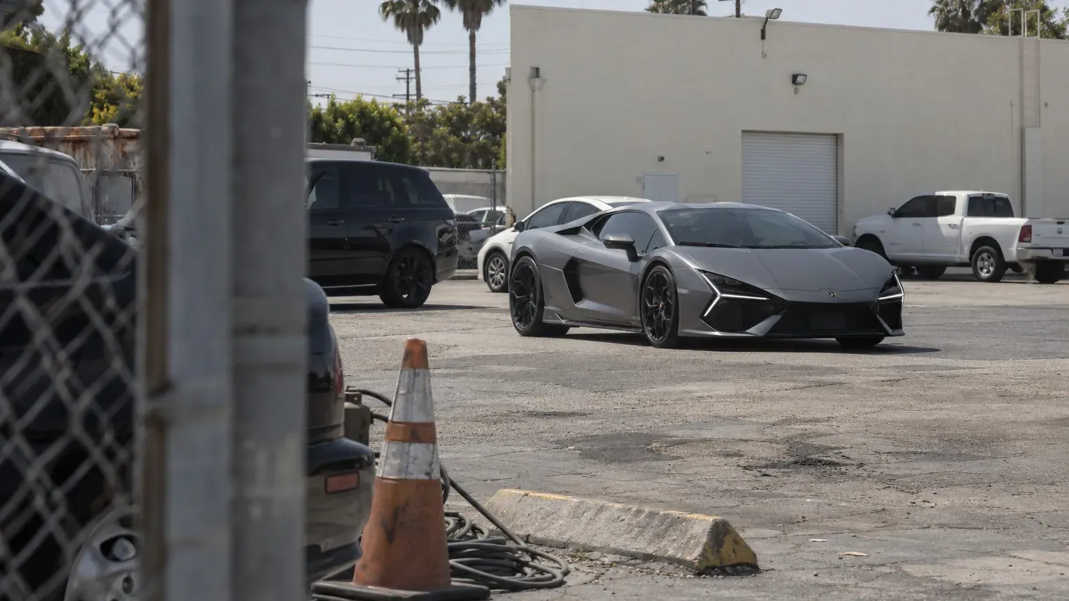 47 000 € de perte sur une Lamborghini après 1 900 km : ce que la décote rappelle à qui hésite entre acheter et louer